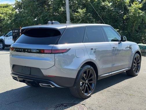 2025 Land Rover Range Rover Sport P360 SE