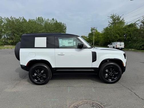 2025 Land Rover Defender P400 X-Dynamic SE