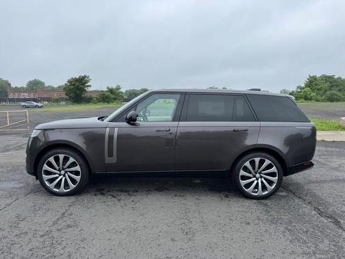 2025 Land Rover Range Rover P530 SE 7 Seat