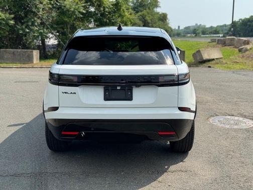 2026 Land Rover Range Rover Velar P250 Dynamic SE
