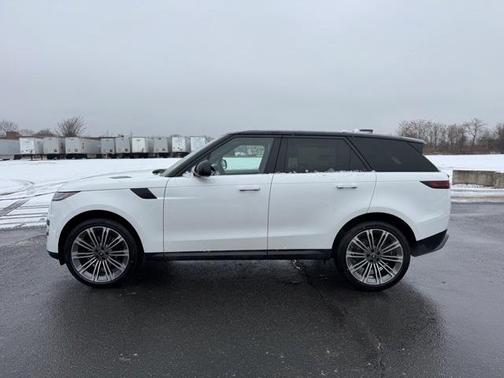 2025 Land Rover Range Rover Sport P360 SE