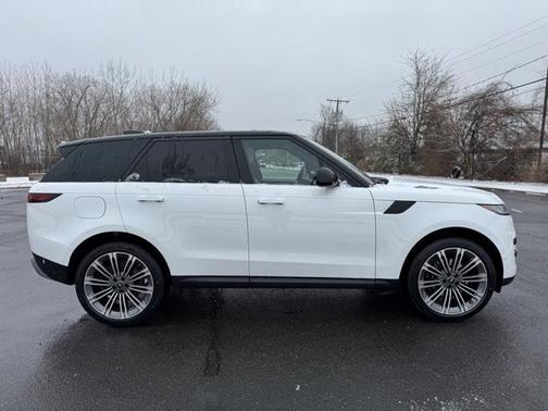 2025 Land Rover Range Rover Sport P360 SE