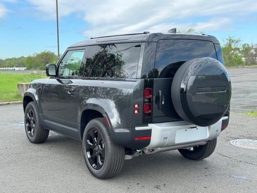 2025 Land Rover Defender P300 S