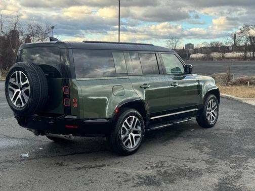 2026 Land Rover Defender 130 X-Dynamic SE