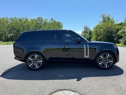 2024 Land Rover Range Rover P530 SE