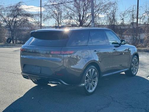 2025 Land Rover Range Rover Sport P360 SE