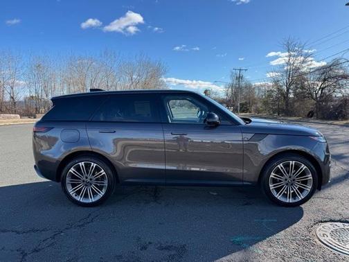 2025 Land Rover Range Rover Sport P360 SE