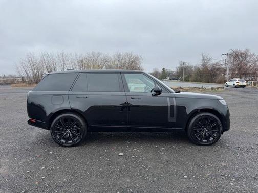 2023 Land Rover Range Rover P530 SE