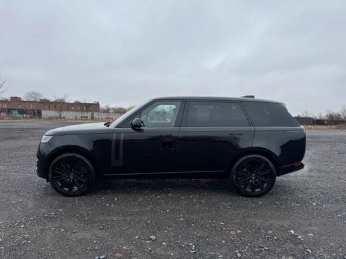 2023 Land Rover Range Rover P530 SE