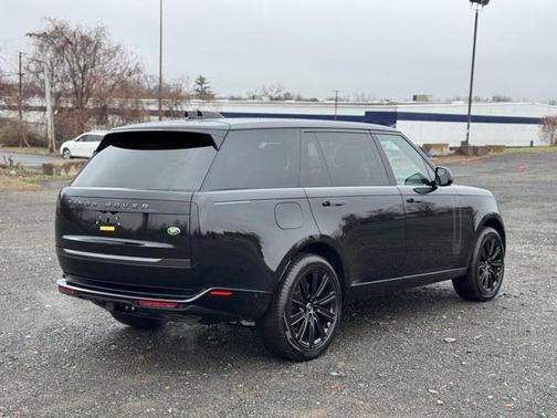 2023 Land Rover Range Rover P530 SE