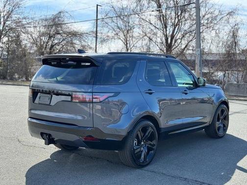 2025 Land Rover Discovery P360 Dynamic SE