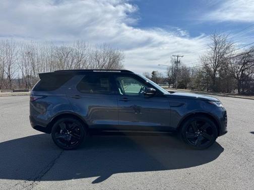2025 Land Rover Discovery P360 Dynamic SE