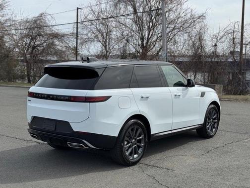 2025 Land Rover Range Rover Sport P360 SE