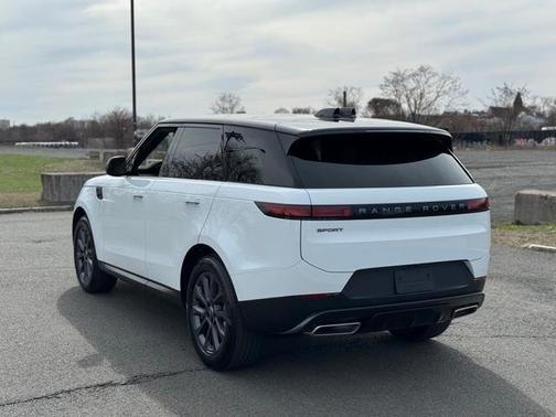 2025 Land Rover Range Rover Sport P360 SE