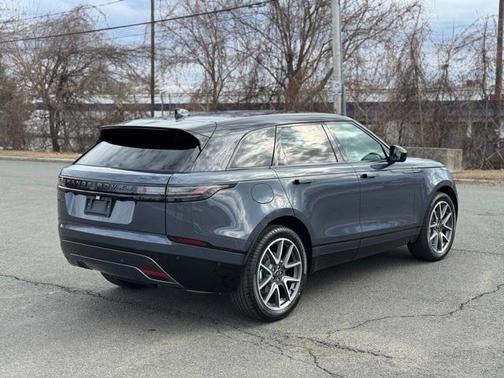 2026 Land Rover Range Rover Velar Dynamic SE