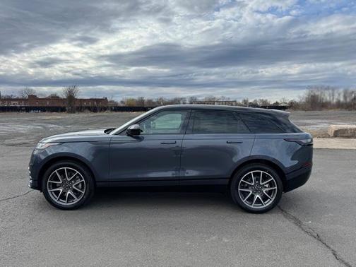 2026 Land Rover Range Rover Velar Dynamic SE