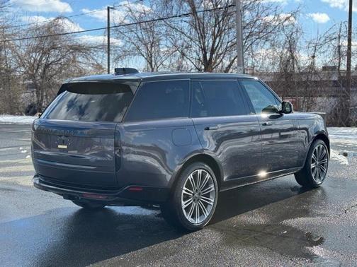 2025 Land Rover Range Rover P400 SE 7 Seat