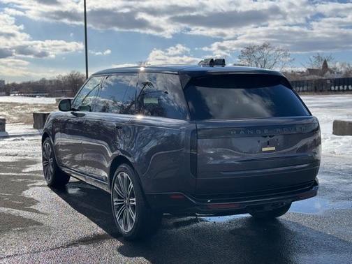 2025 Land Rover Range Rover P400 SE 7 Seat
