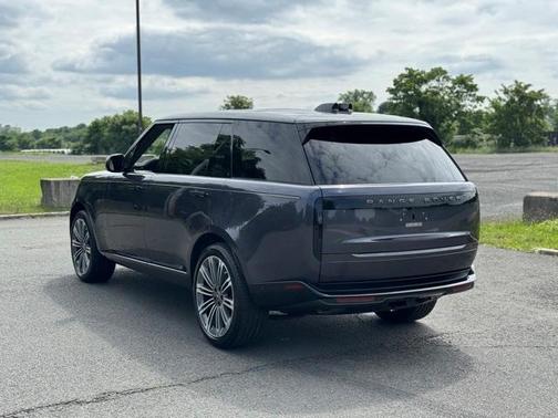 2025 Land Rover Range Rover P400 SE 7 Seat