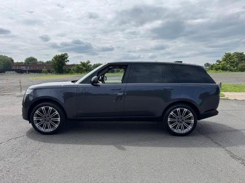2025 Land Rover Range Rover P400 SE 7 Seat