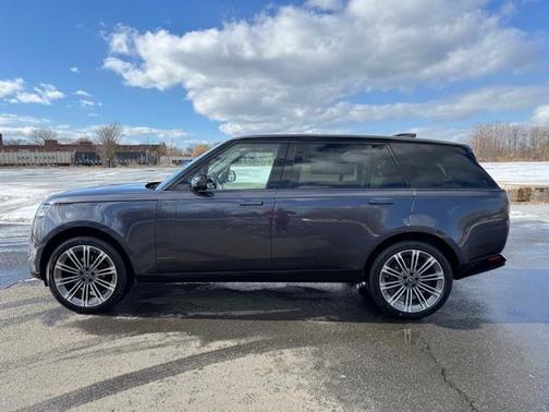 2025 Land Rover Range Rover P400 SE 7 Seat