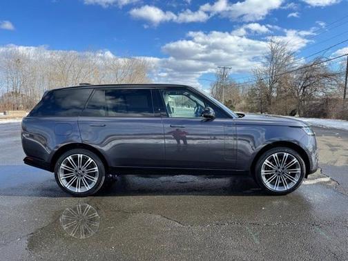 2025 Land Rover Range Rover P400 SE 7 Seat