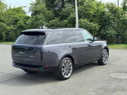 2025 Land Rover Range Rover P400 SE 7 Seat
