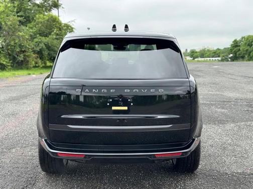 2025 Land Rover Range Rover P530 SE