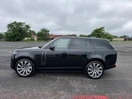 2025 Land Rover Range Rover P530 SE