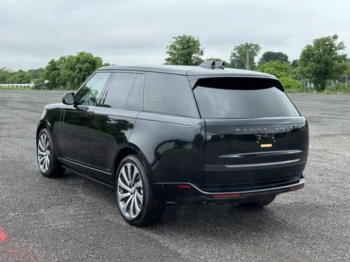 2025 Land Rover Range Rover P530 SE