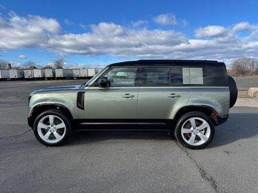 2025 Land Rover Defender P400 X-Dynamic SE