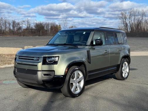 2025 Land Rover Defender P400 X-Dynamic SE