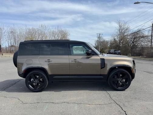 2025 Land Rover Defender P400 X-Dynamic SE