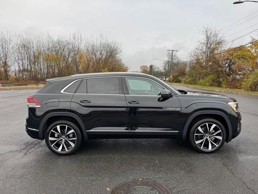 2024 Volkswagen Atlas Cross Sport 2.0T SEL Premium R-Line