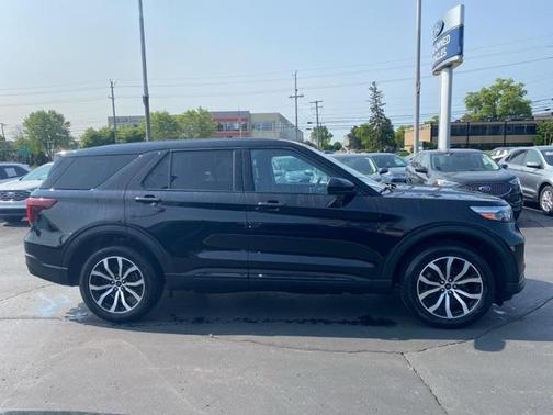 2022 Ford Explorer ST