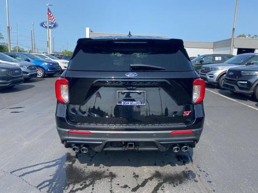2022 Ford Explorer ST