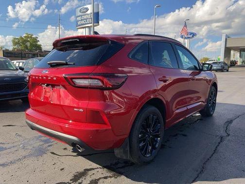 2024 Ford Escape ST-Line Elite