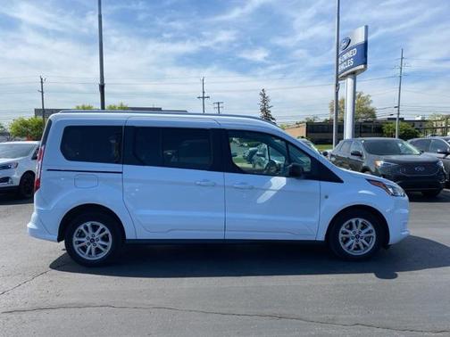 2022 Ford Transit Connect XLT w/Rear Liftgate
