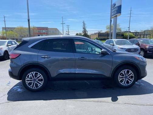 2022 Ford Escape SEL