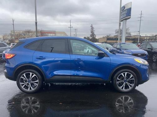 2022 Ford Escape SE