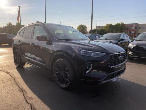 2023 Ford Escape ST-Line Elite