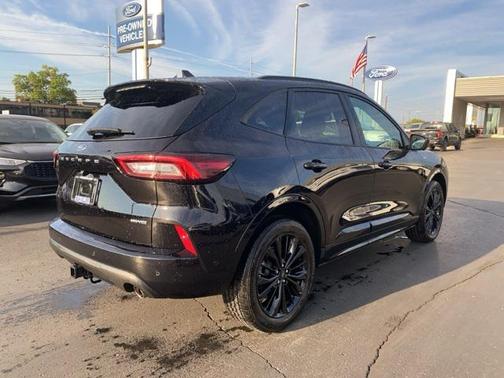 2023 Ford Escape ST-Line Elite