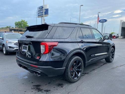 2022 Ford Explorer ST