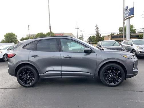2023 Ford Escape ST-Line Elite