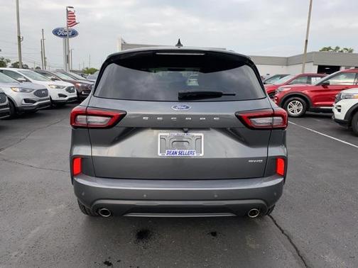 2023 Ford Escape ST-Line Elite