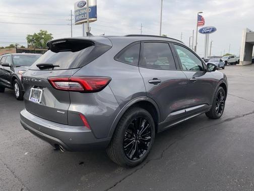 2023 Ford Escape ST-Line Elite