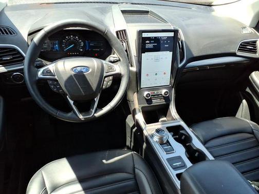 Burgundy Velvet Metallic Tinted Clearcoat 2023 Ford Edge SEL