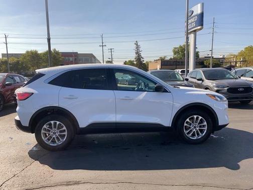 2022 Ford Escape SE