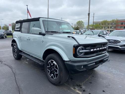 2022 Ford Bronco Outer Banks