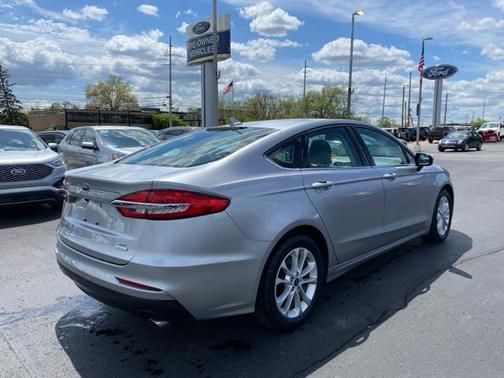 2020 Ford Fusion SE